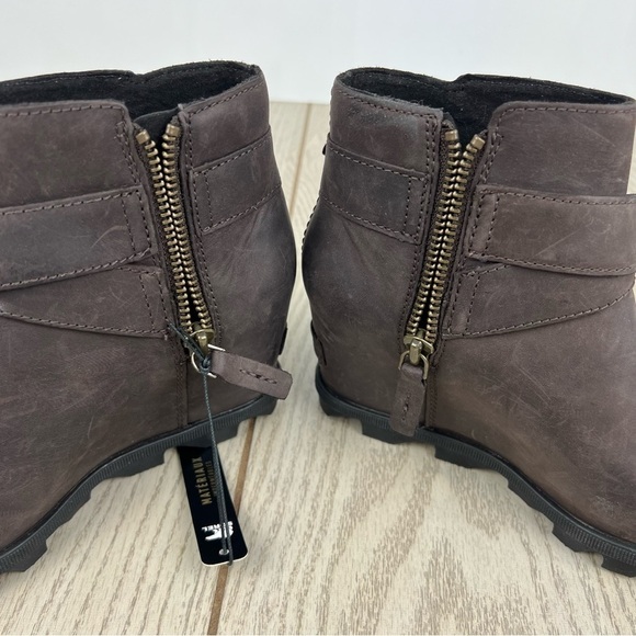 Sorel Joan Of Arctic Wedge II Leather Buckle Booties 6.5M Blackened Brown $235 - Picture 6 of 10